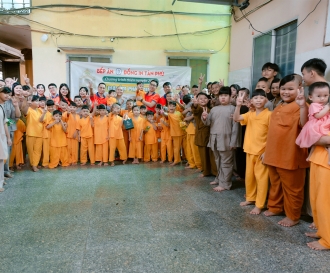 Công ty In Tân Phú tổ chức hoạt động thiện nguyện đến Mái ấm Phật Minh
