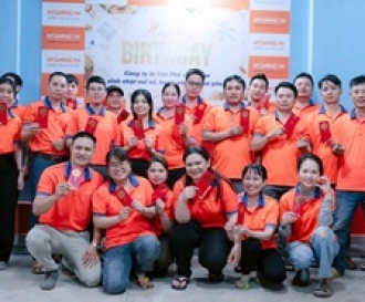 In Tân Phú thưởng Tết Dương lịch cho nhân viên