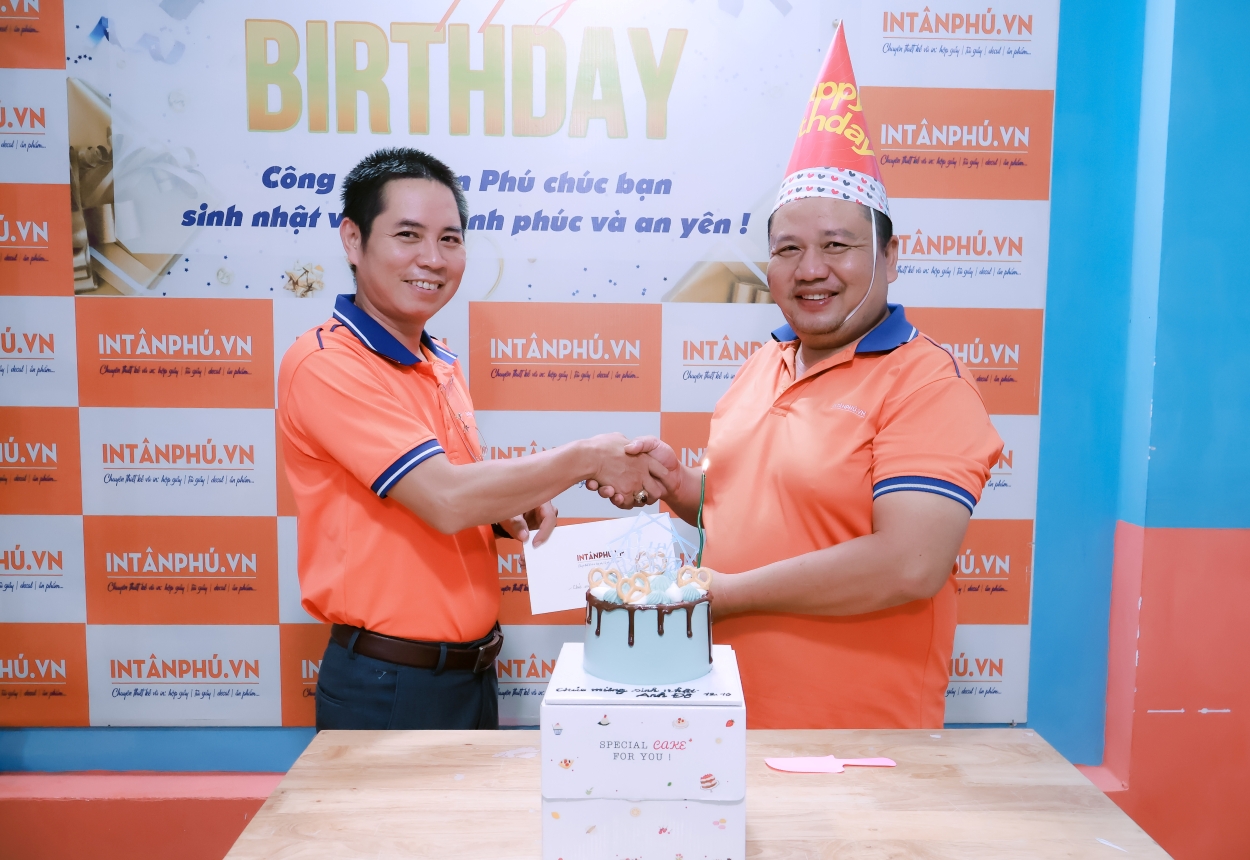 In Tân Phú chúc mừng sinh nhật nhân viên tháng 10/2026