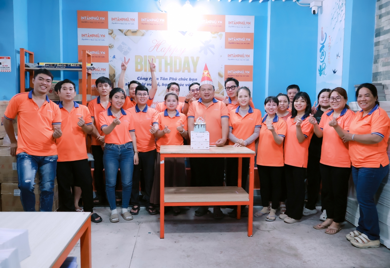 In Tân Phú chúc mừng sinh nhật nhân viên tháng 10