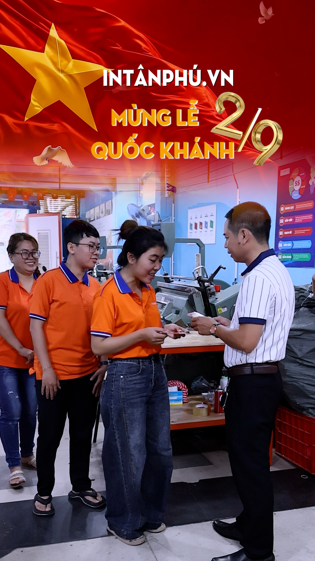 In Tân Phú thưởng lễ Quốc Khánh 2-9 